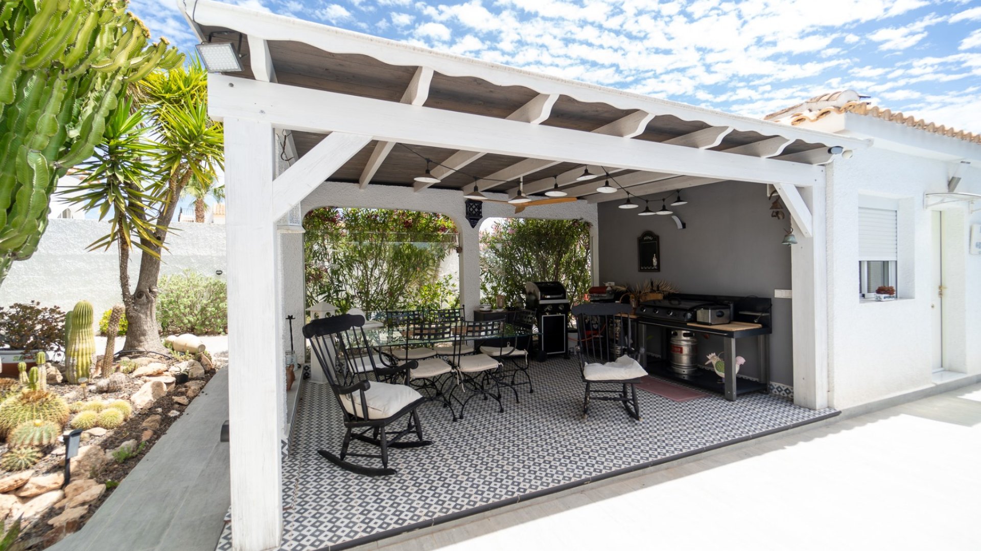 Resale - Villa -
Torrevieja - La Siesta