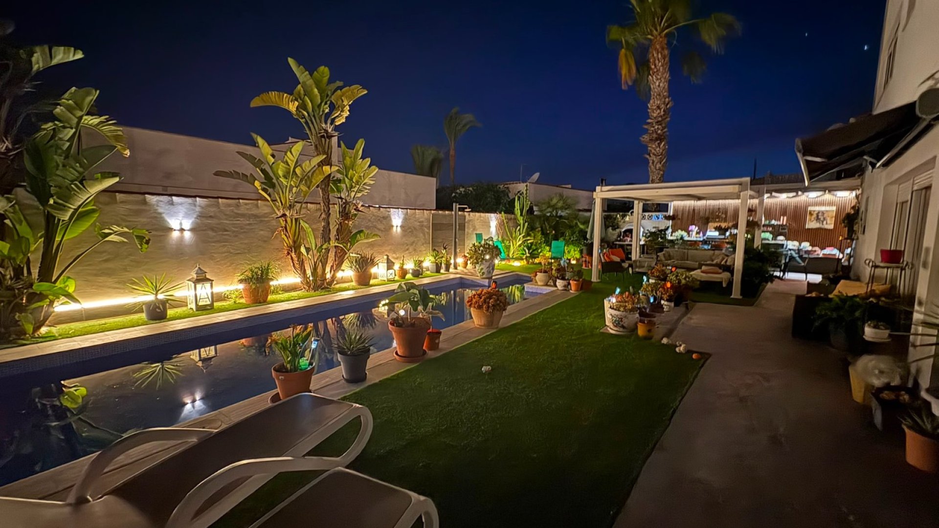Resale - Villa -
Torrevieja - La Siesta