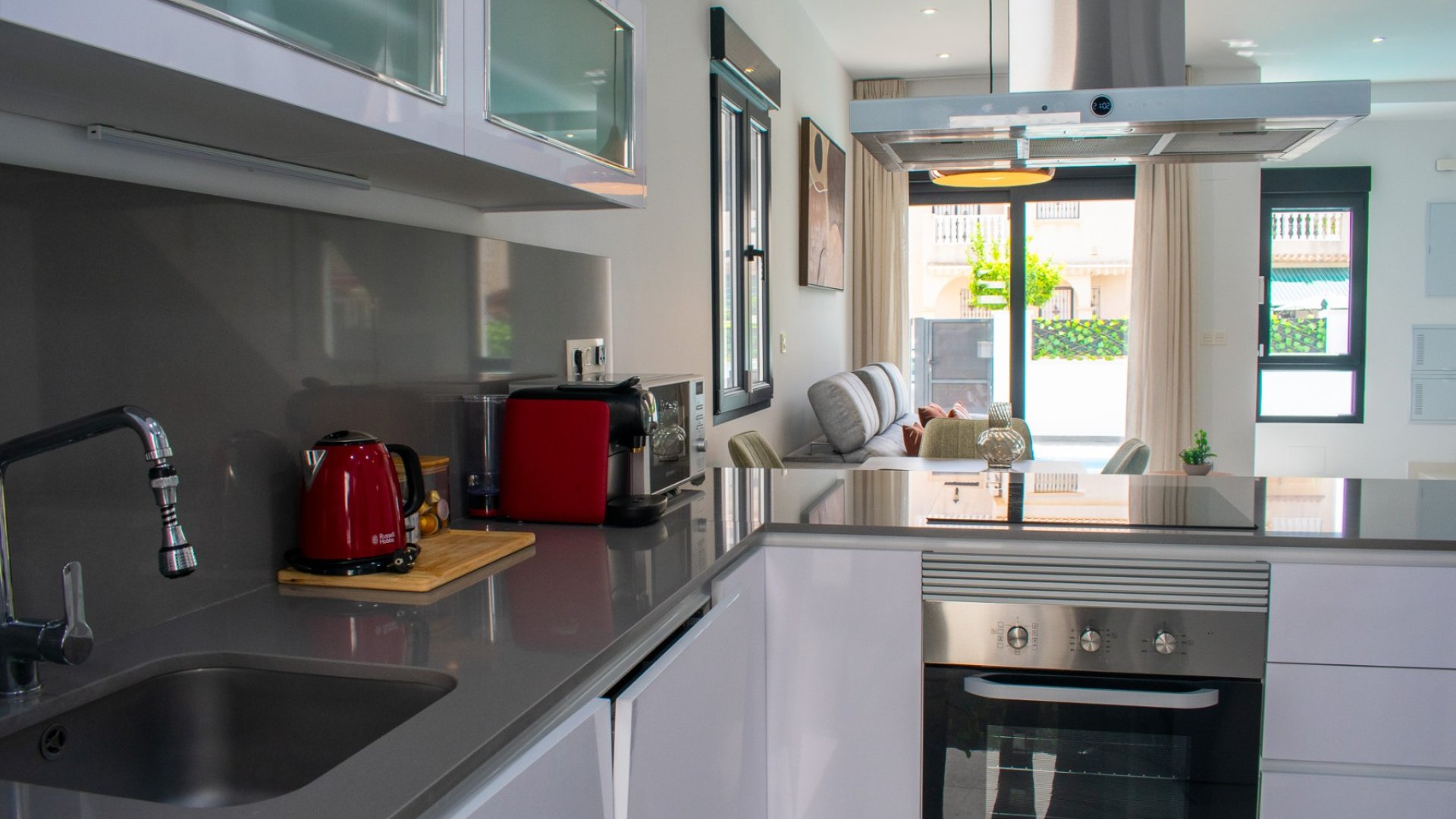 Resale - Villa -
Torrevieja - La Siesta