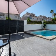Resale - Villa -
Torrevieja - La Siesta