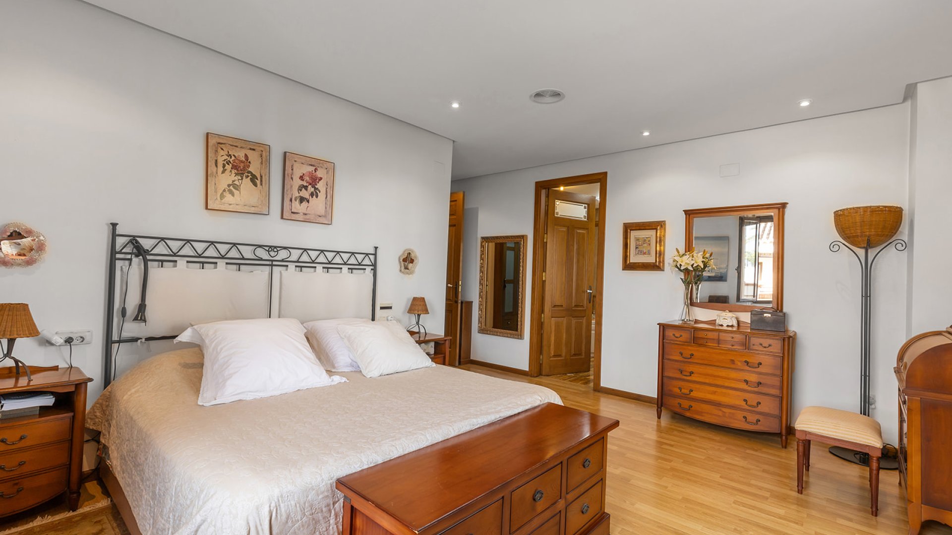 Resale - Villa -
Torrevieja - La Veleta