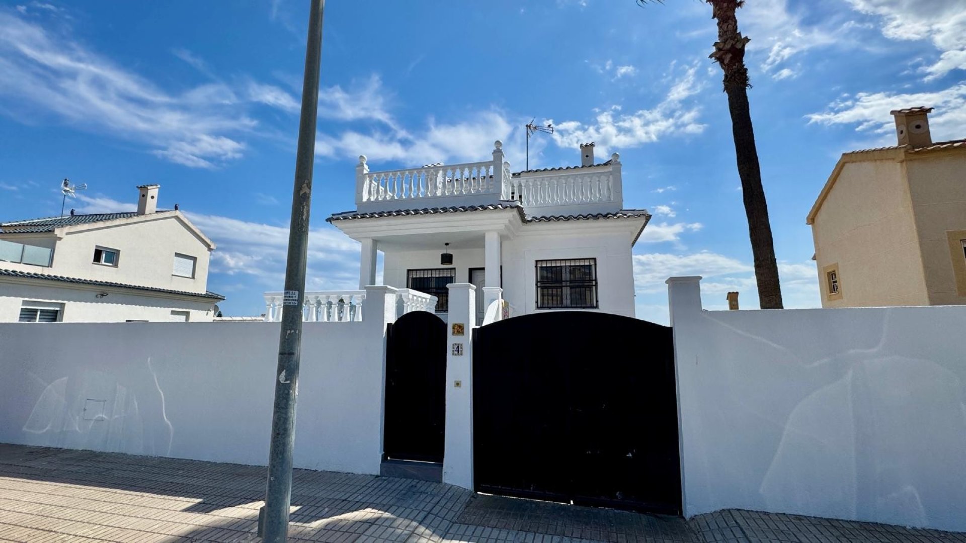 Resale - Villa -
Torrevieja - Los Altos*
