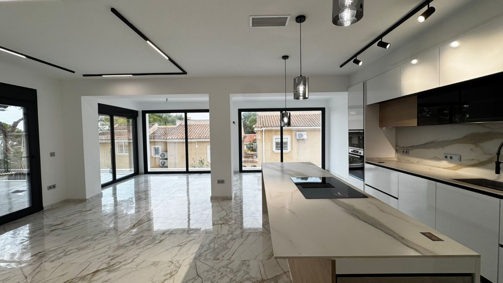 Resale - Villa -
Torrevieja - Los Balcones