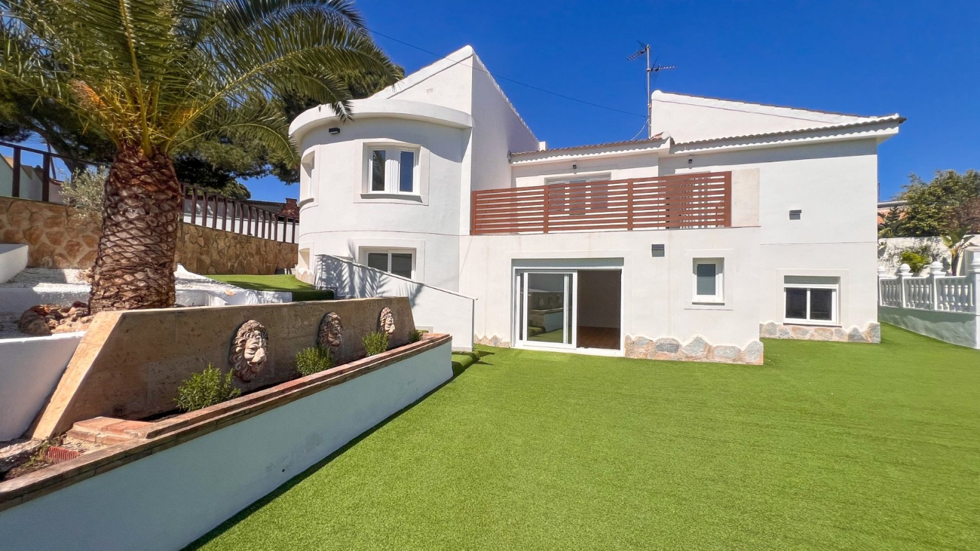 Resale - Villa -
Torrevieja - Los Balcones