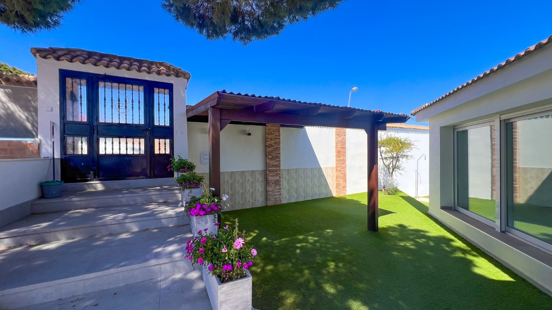 Resale - Villa -
Torrevieja - Los Balcones