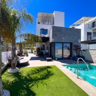 Resale - Villa -
Torrevieja - Los Balcones