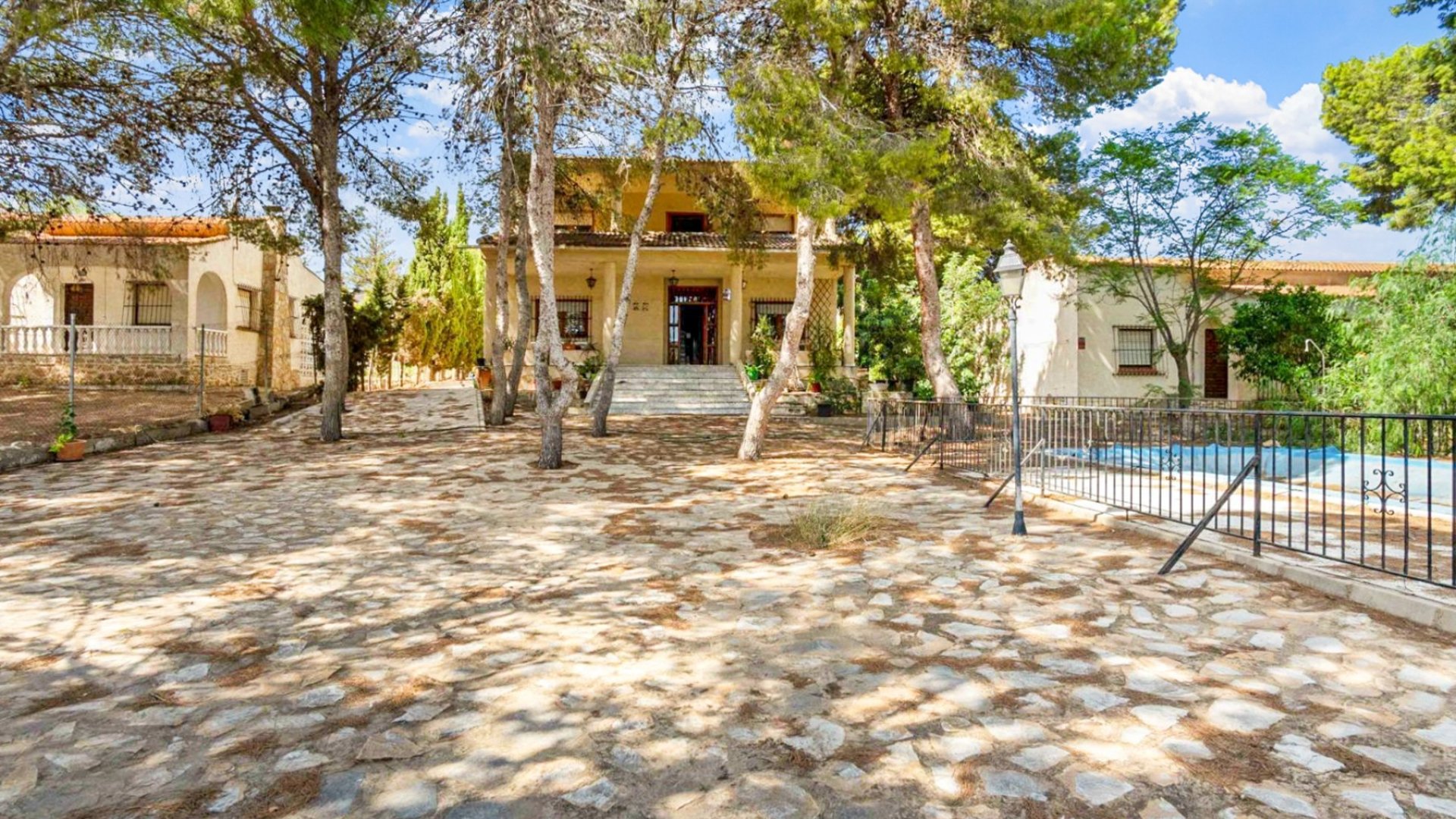 Resale - Villa -
Torrevieja - Los Balcones