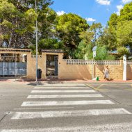 Resale - Villa -
Torrevieja - Los Balcones