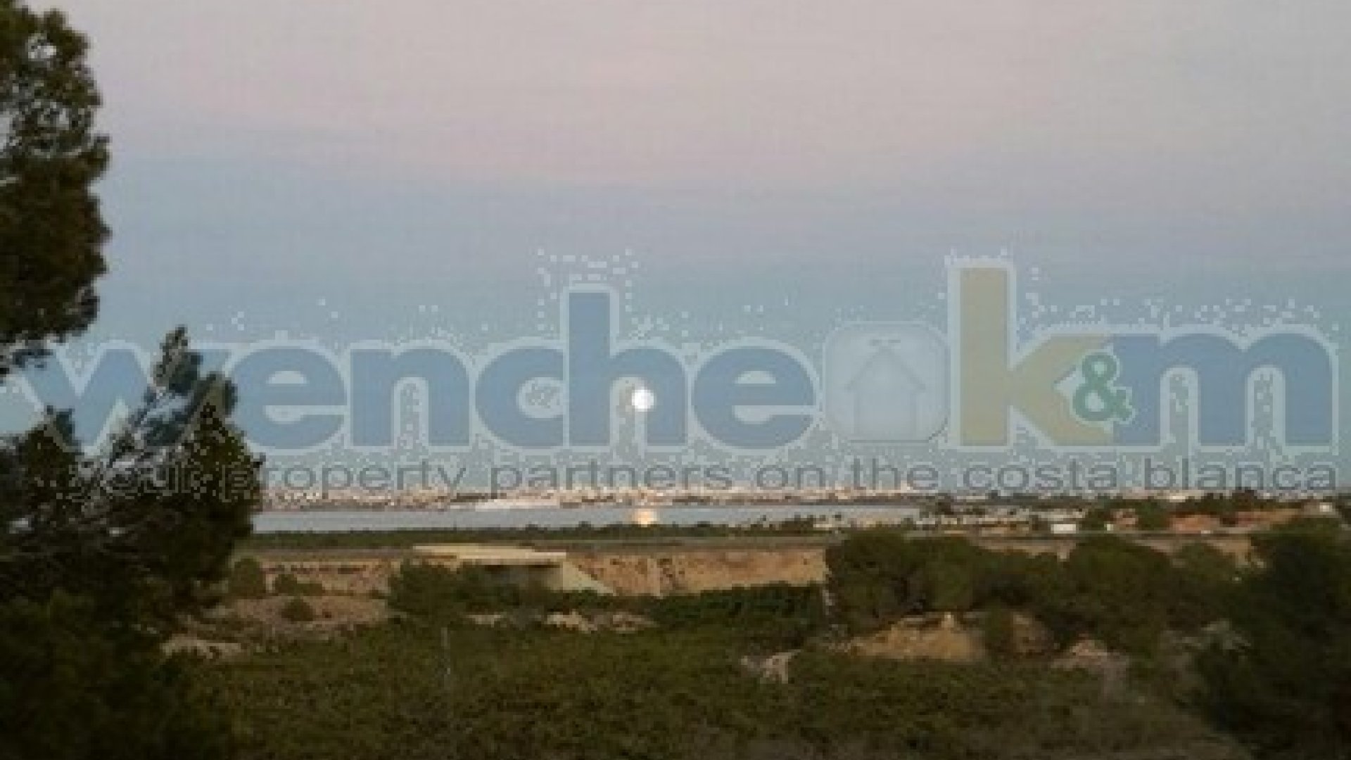 Resale - Villa -
Torrevieja - Los Balcones