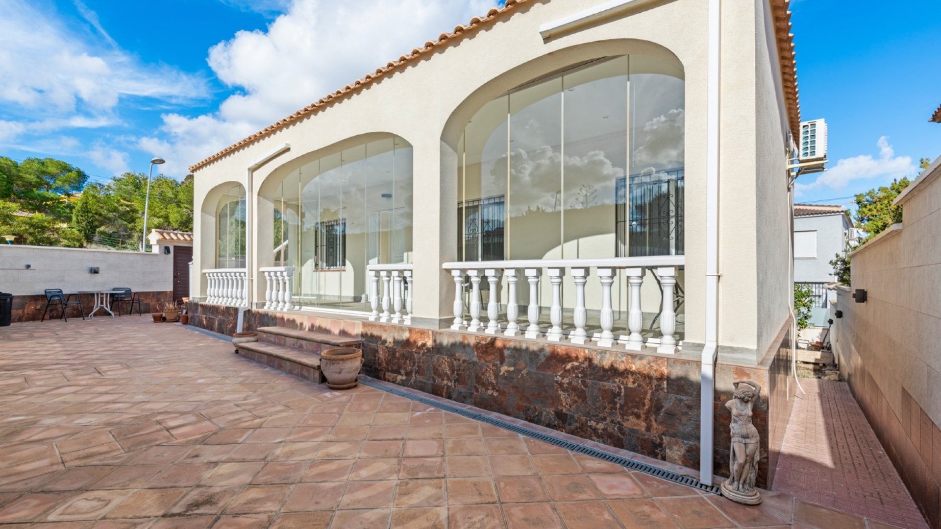 Resale - Villa -
Torrevieja - Los Balcones