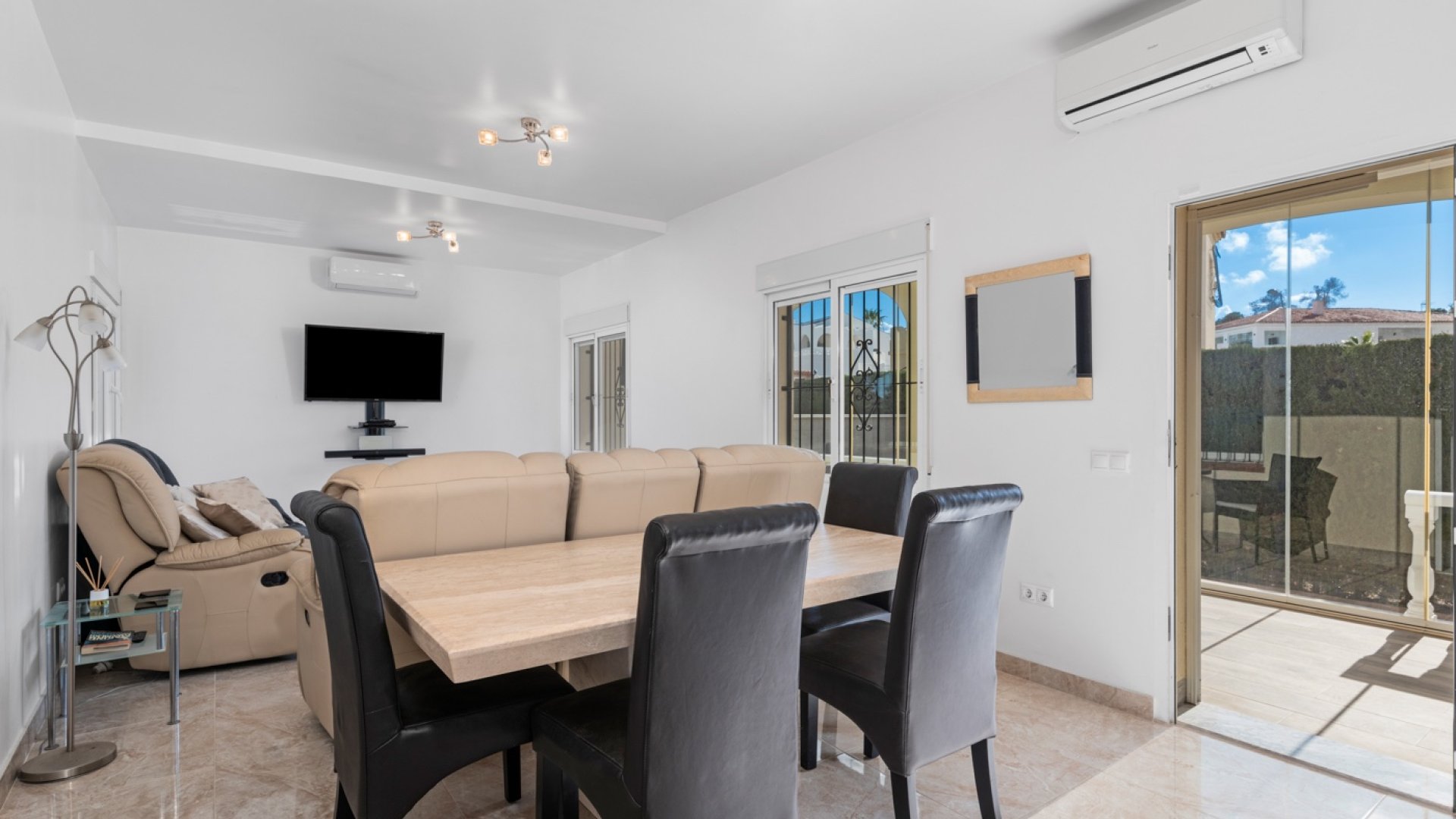 Resale - Villa -
Torrevieja - Los Balcones