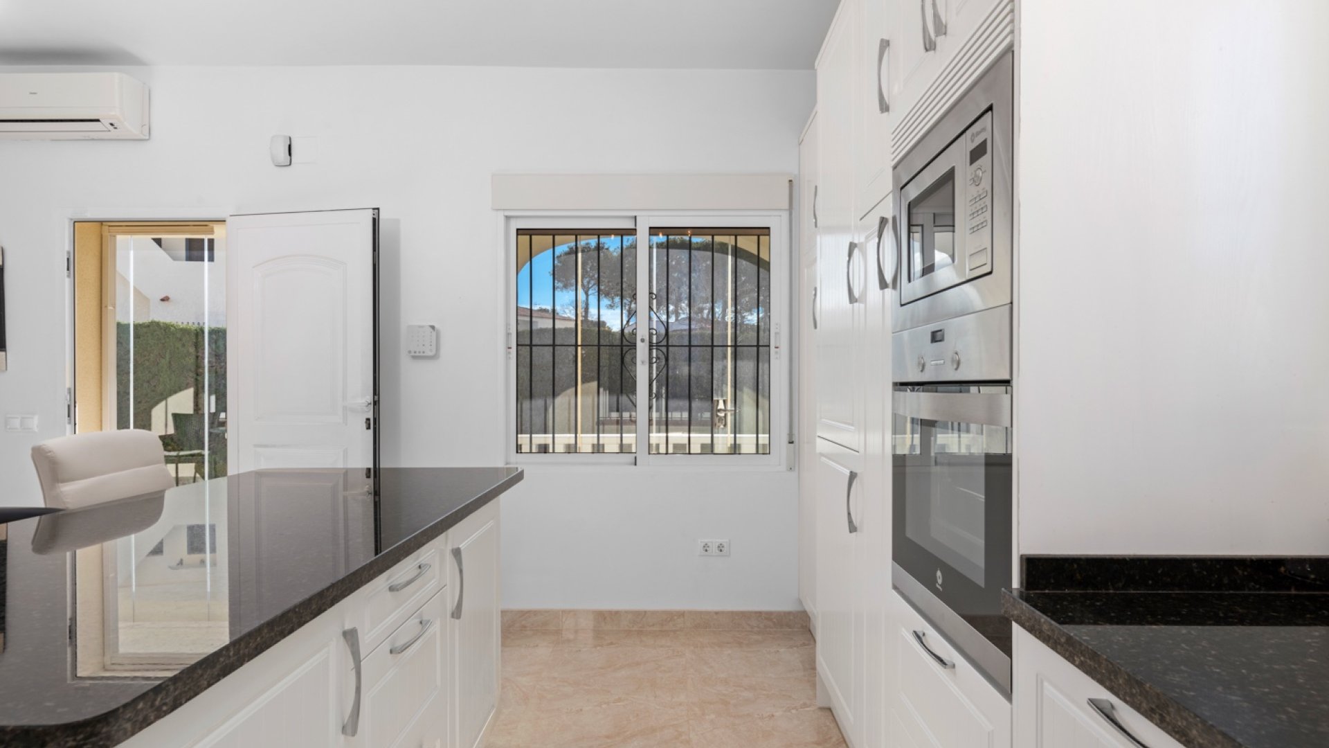 Resale - Villa -
Torrevieja - Los Balcones