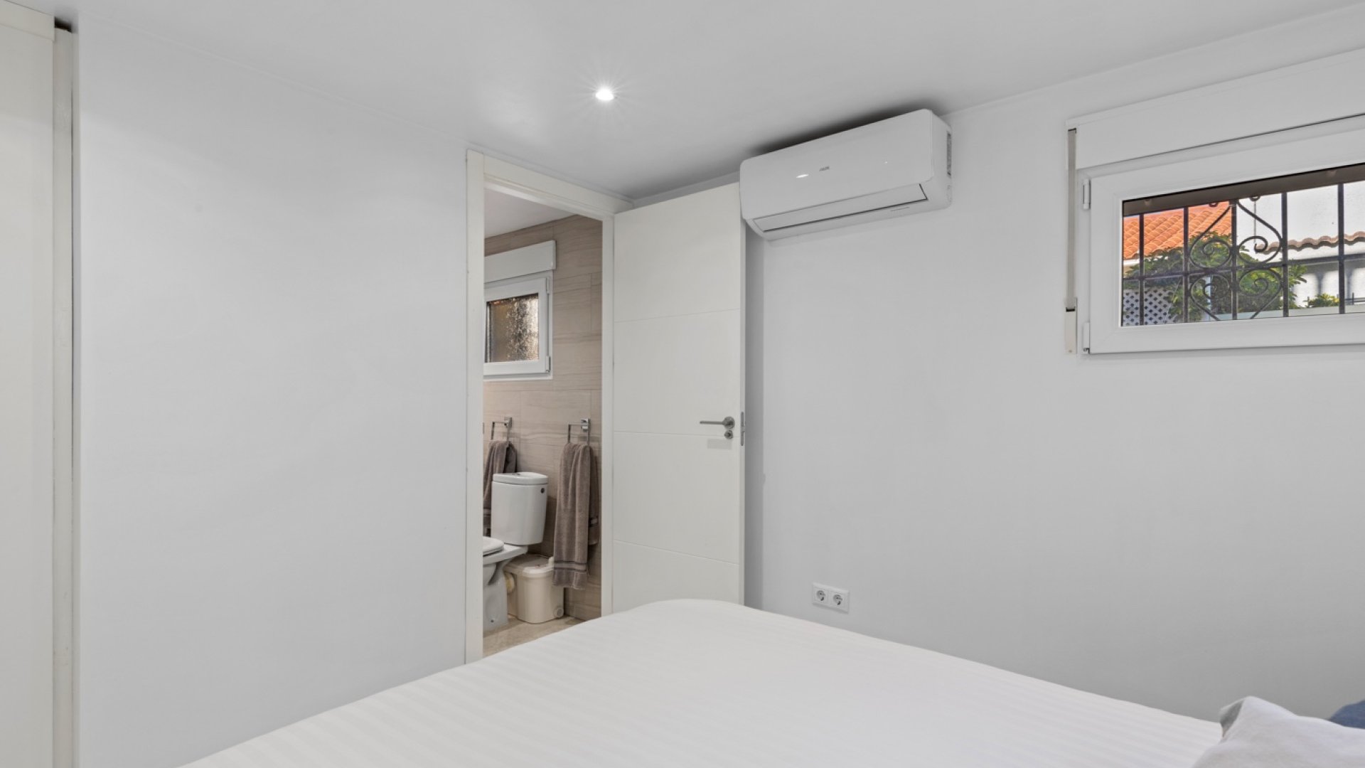 Resale - Villa -
Torrevieja - Los Balcones