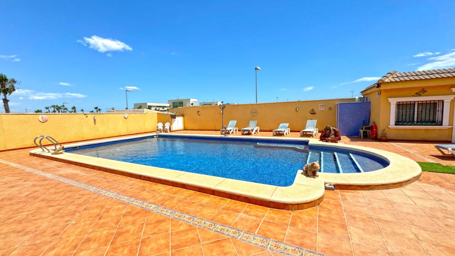 Resale - Villa -
Torrevieja - Los Balcones
