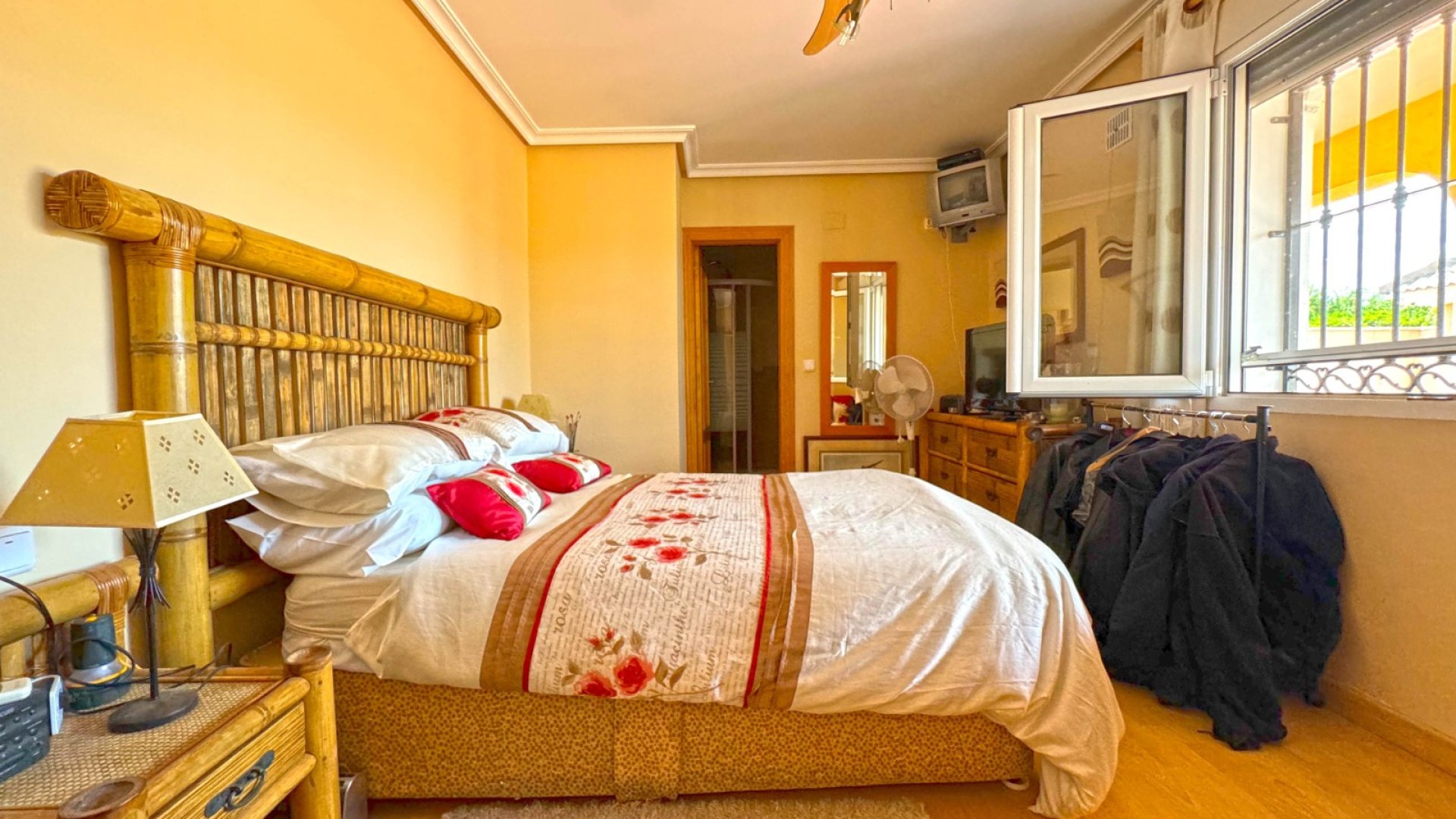 Resale - Villa -
Torrevieja - Los Balcones