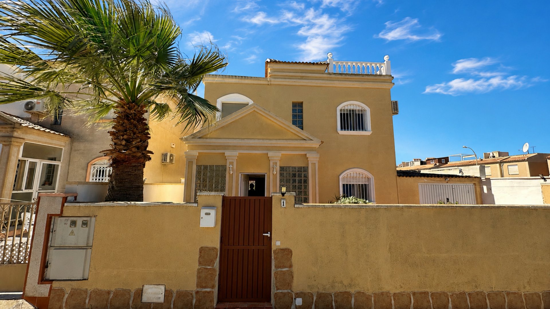 Resale - Villa -
Torrevieja - Nueva Torrevieja
