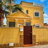 Resale - Villa -
Torrevieja - Nueva Torrevieja