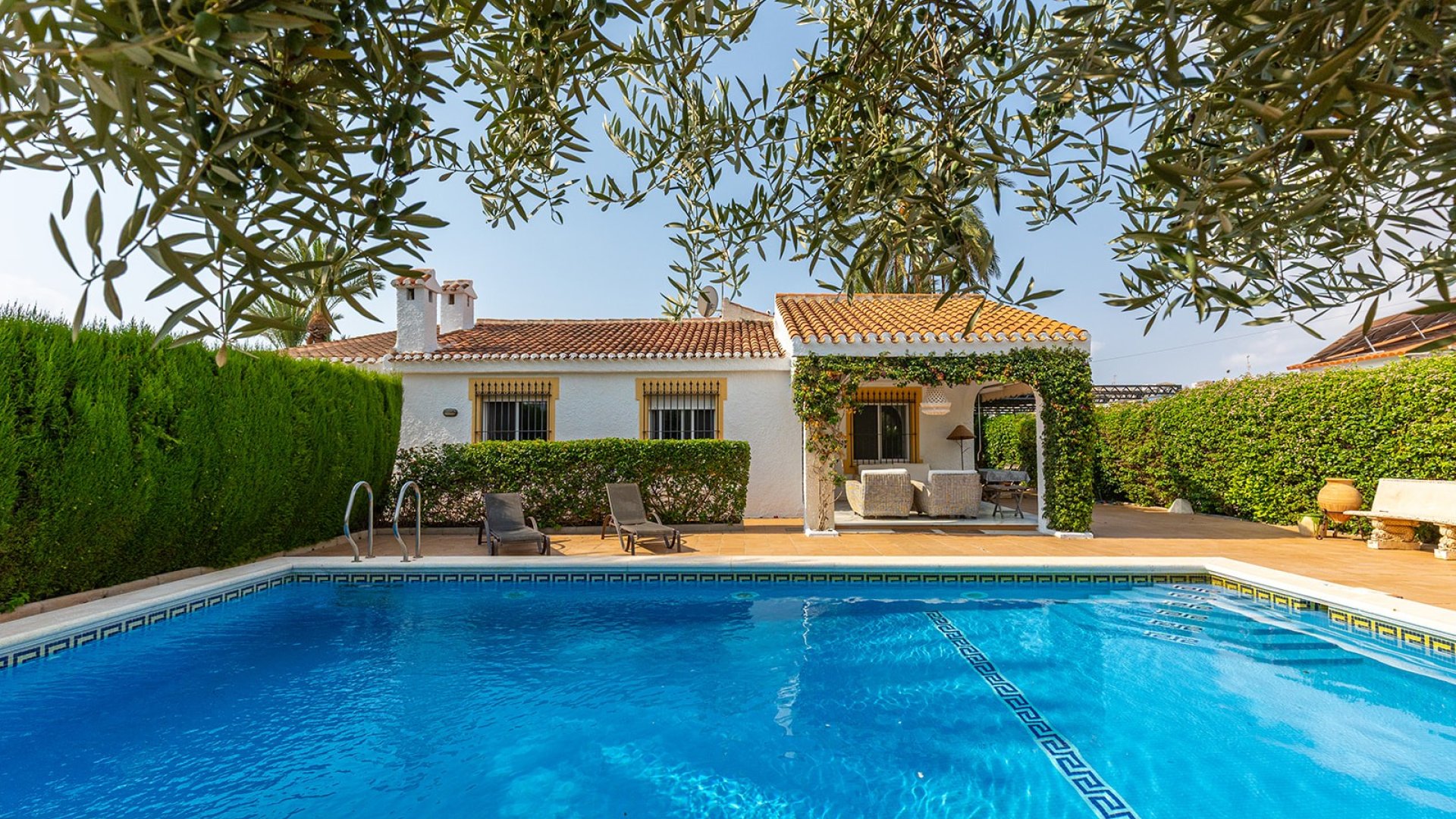 Resale - Villa -
Torrevieja - Playa Los Locos