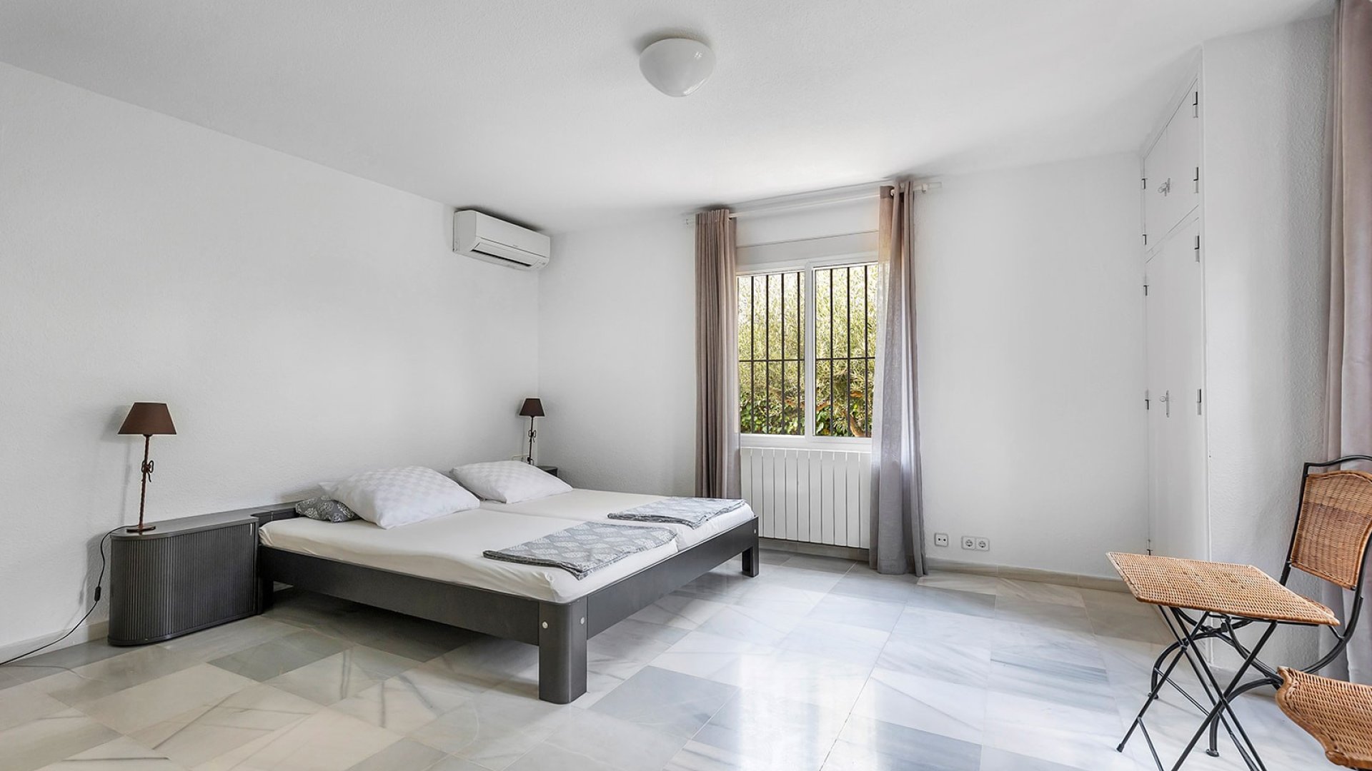 Resale - Villa -
Torrevieja - Playa Los Locos