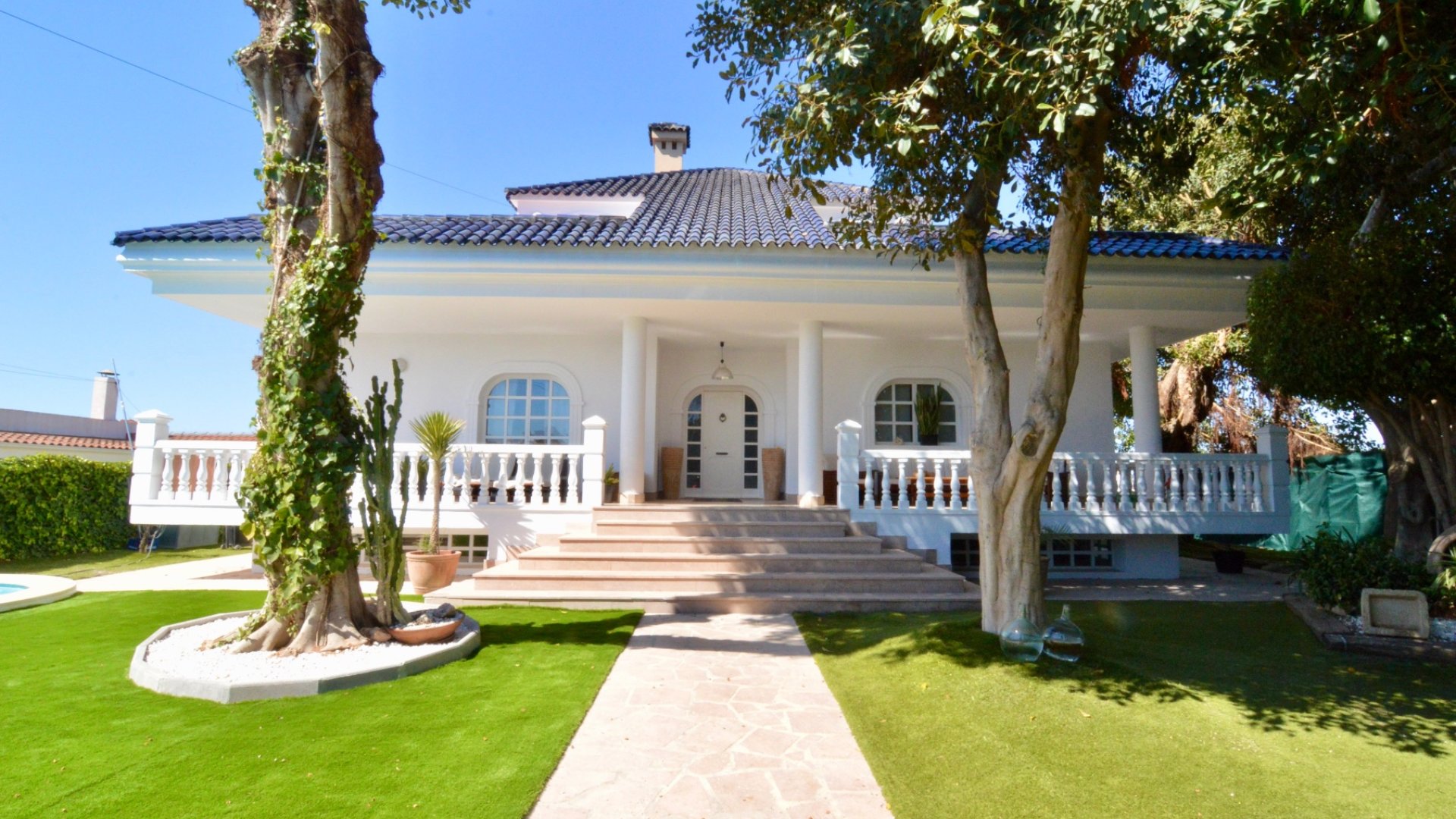 Resale - Villa -
Torrevieja - Torreta Florida