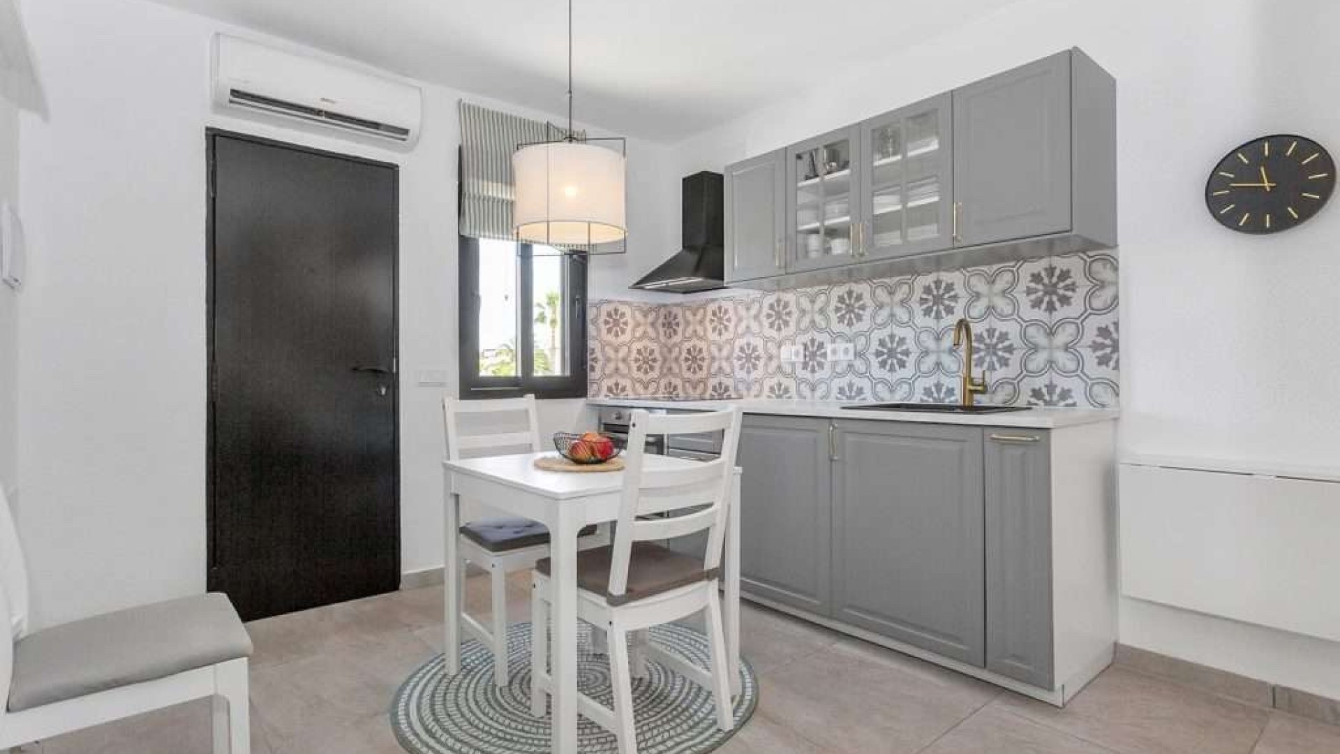 Resale - Villa -
Torrevieja - Torreta Florida