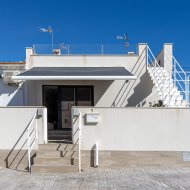 Resale - Villa -
Torrevieja - Urbanización San Luis