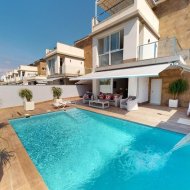 Resale - Villa -
Torrevieja