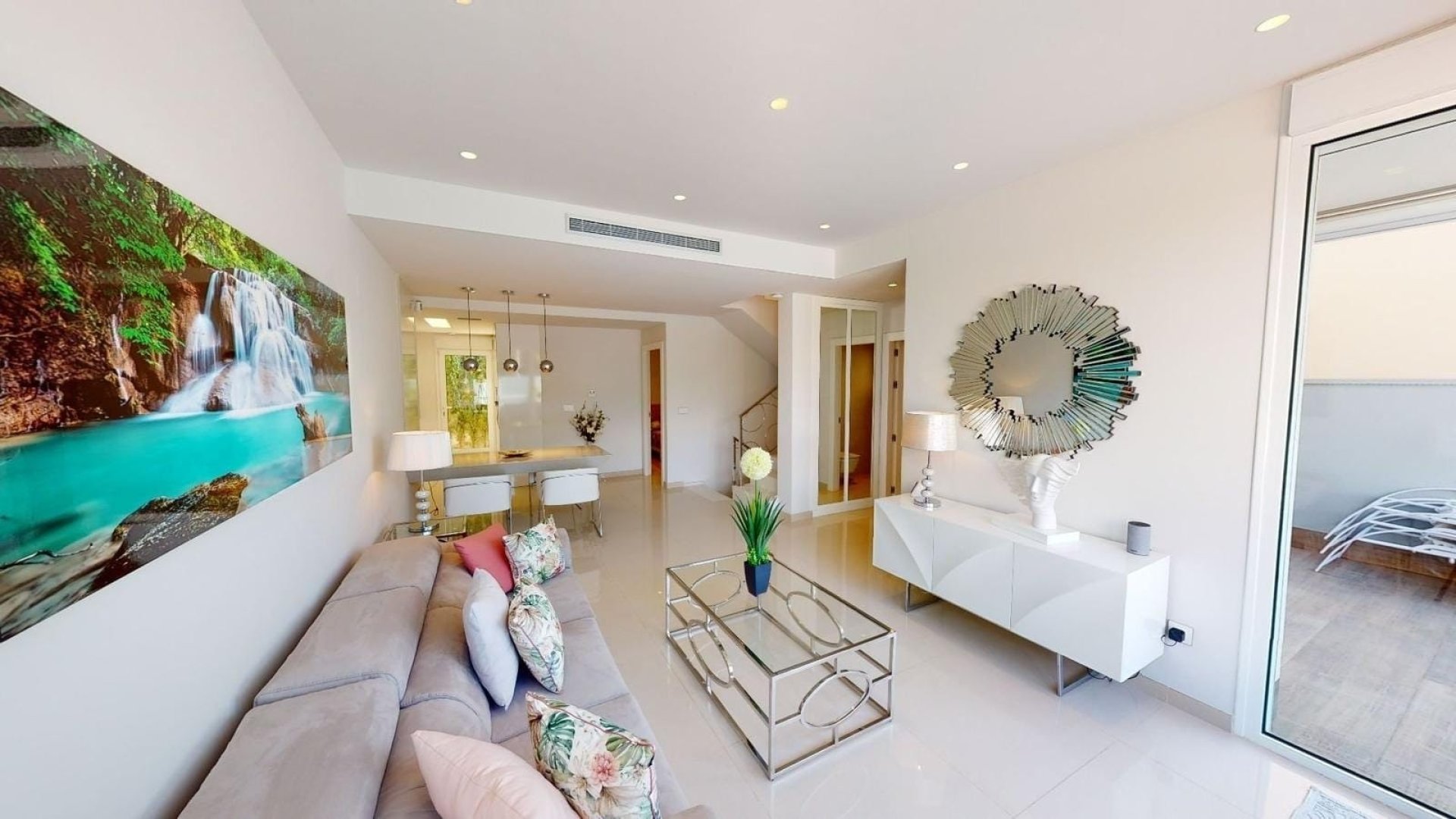 Resale - Villa -
Torrevieja