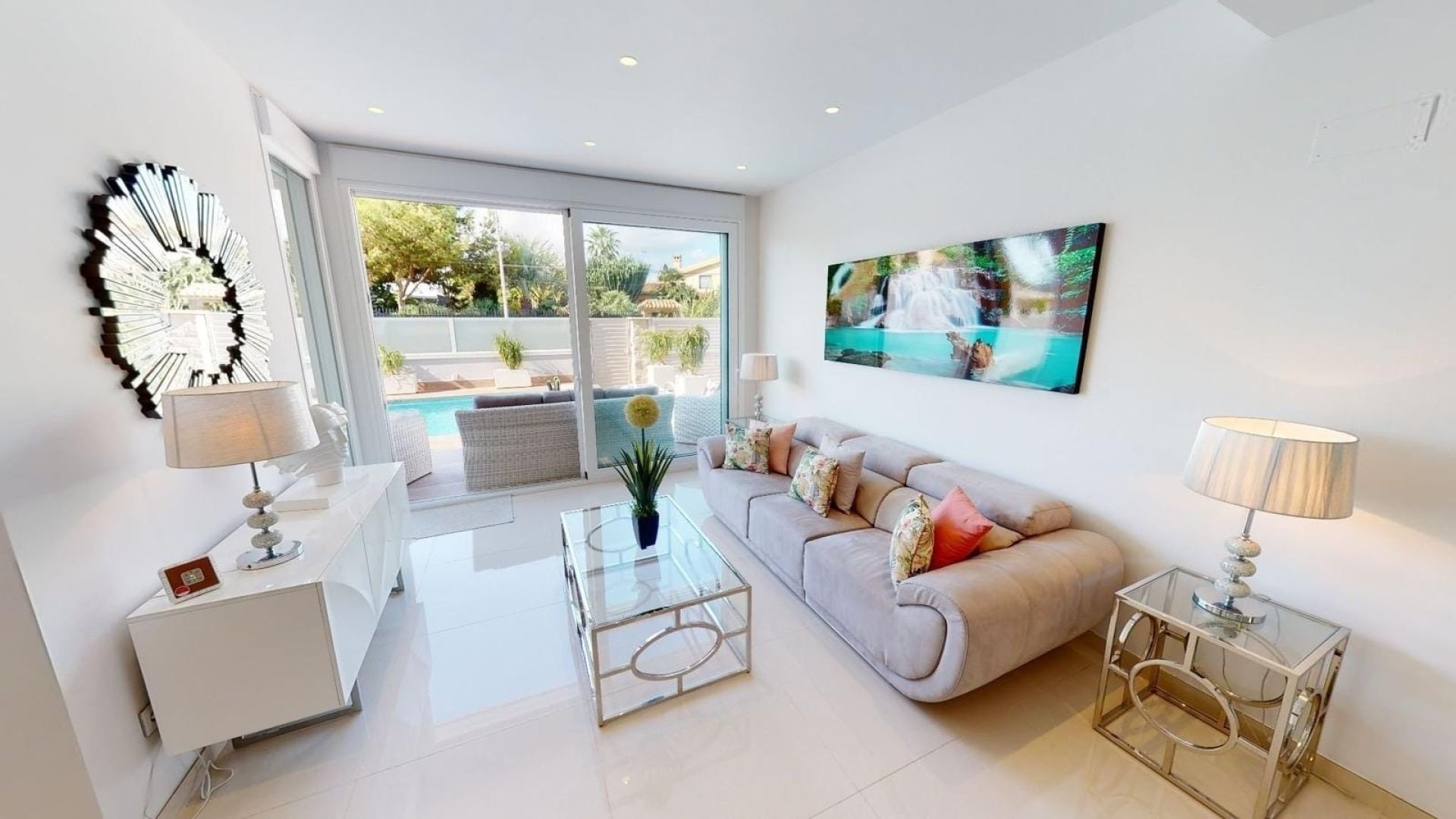 Resale - Villa -
Torrevieja