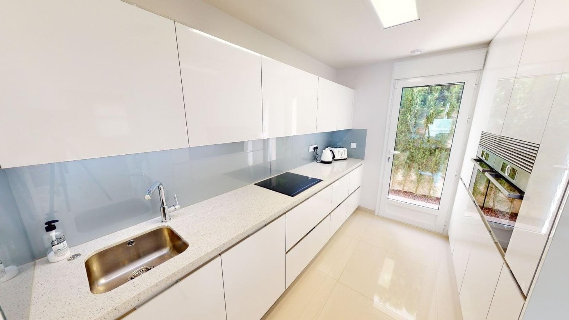 Resale - Villa -
Torrevieja