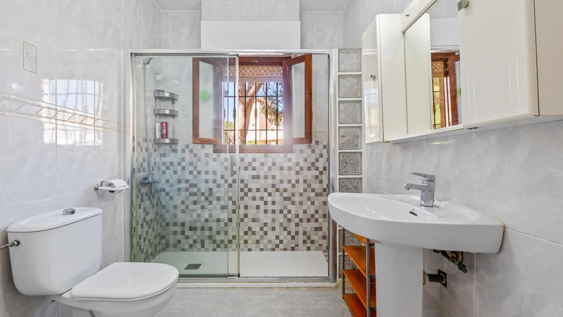 Resale - Villa -
Villamartín - Las Filipinas