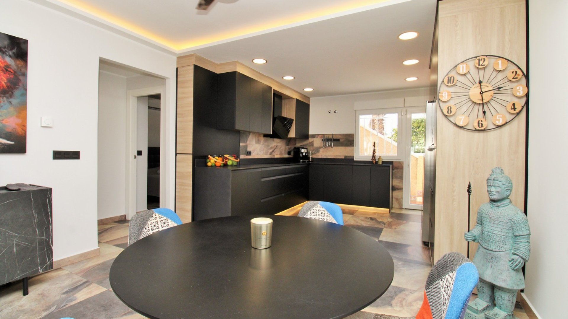 Resale - Villa -
Villamartín - Las Violetas