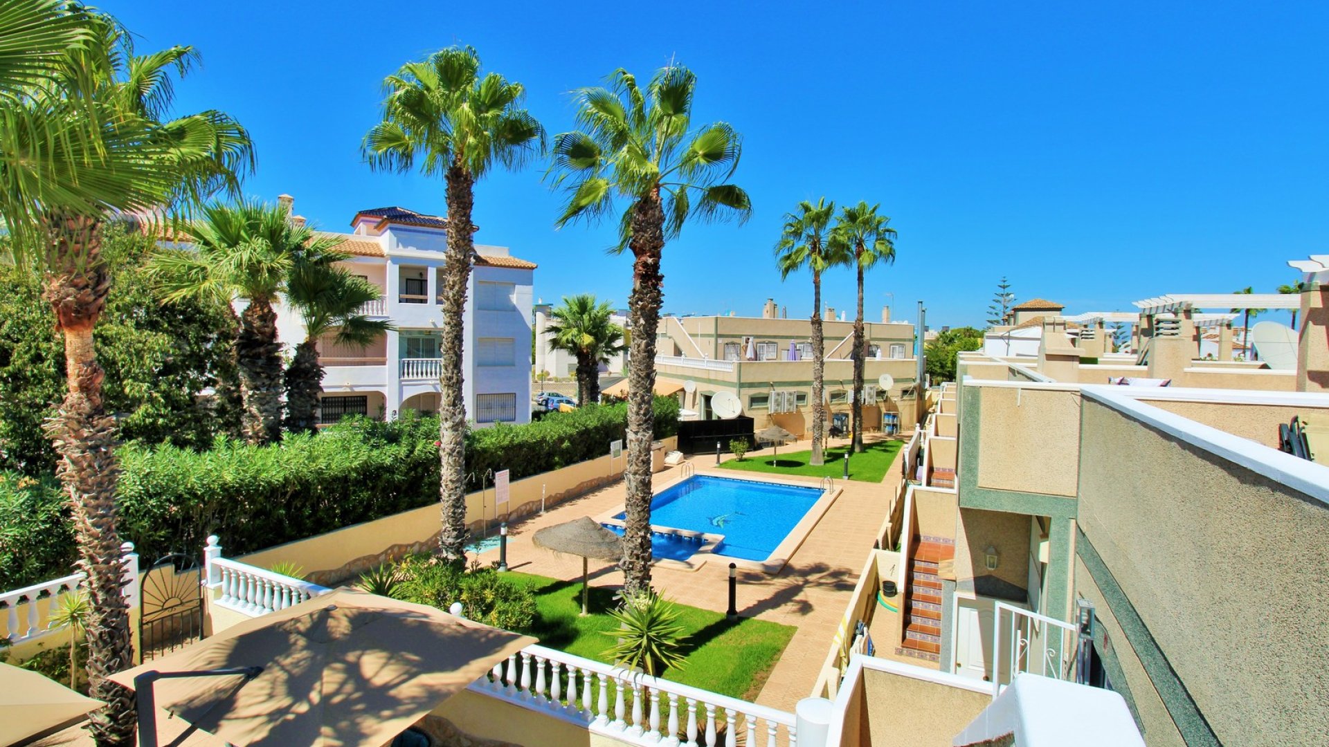 Resale - Villa -
Villamartín - Las Violetas