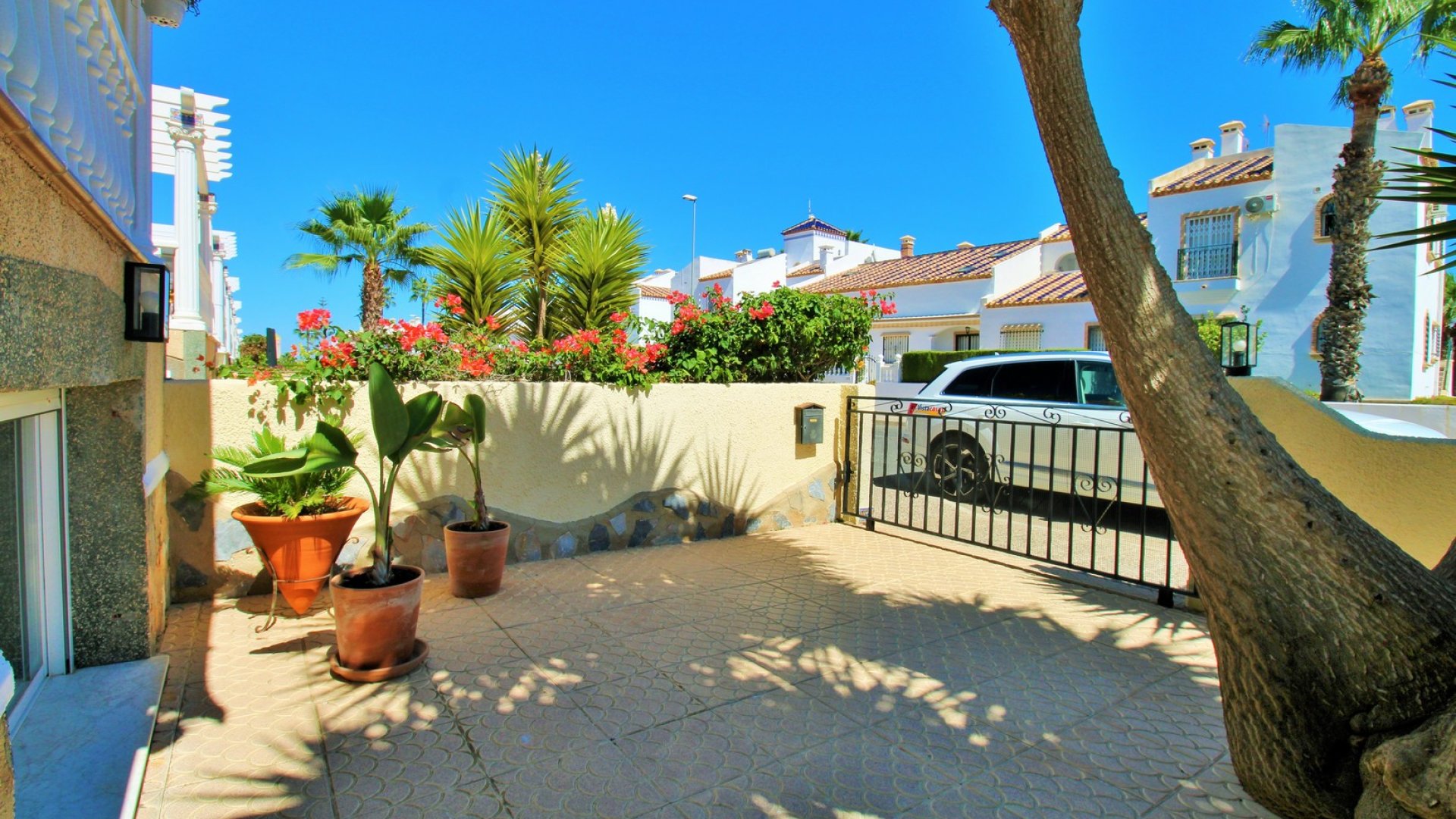 Resale - Villa -
Villamartín - Las Violetas