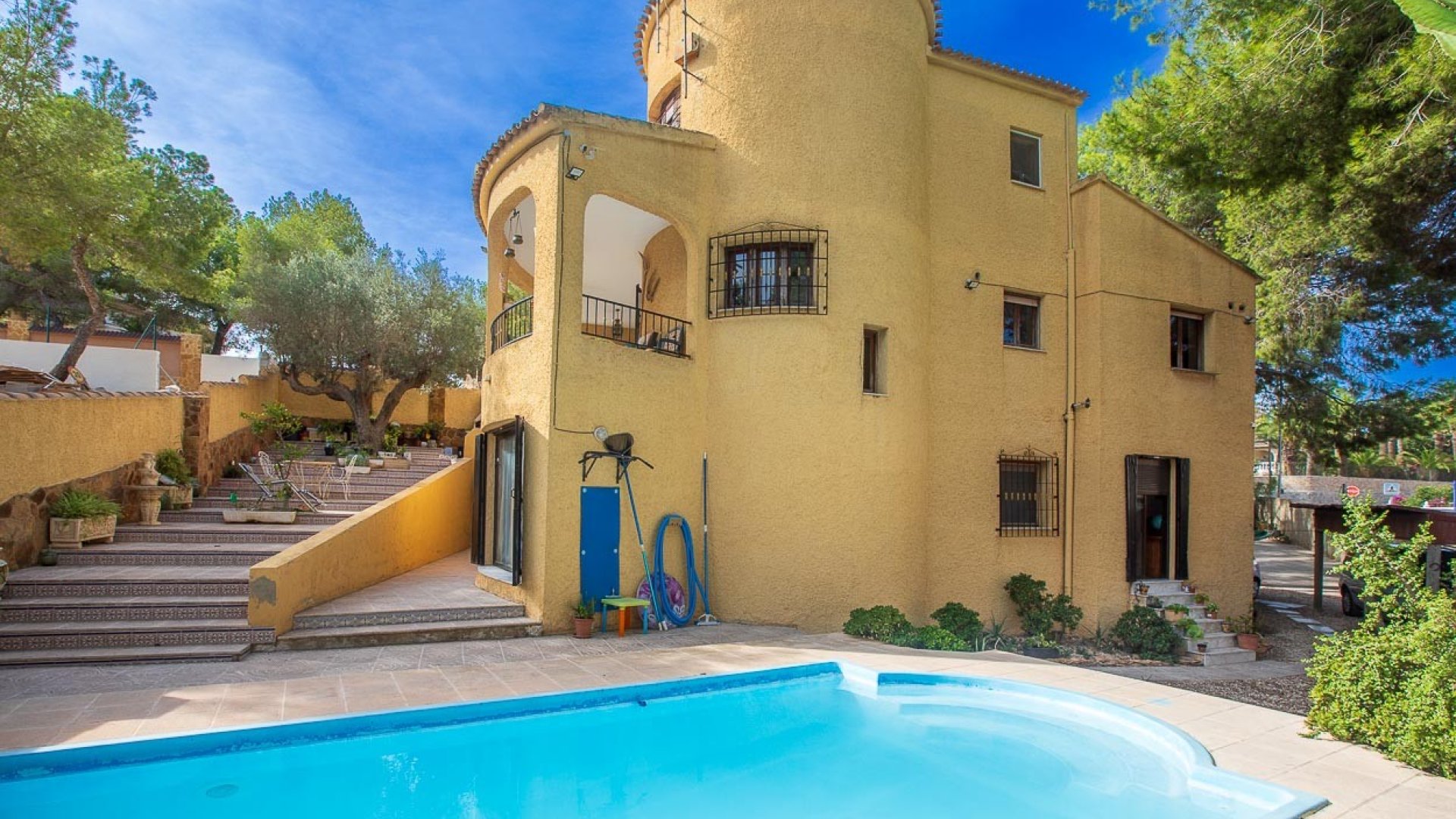 Resale - Villa -
Villamartín - Res. Las Filipinas