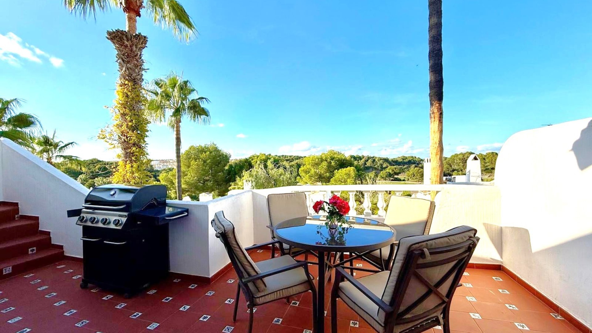 Resale - Villa -
Villamartín