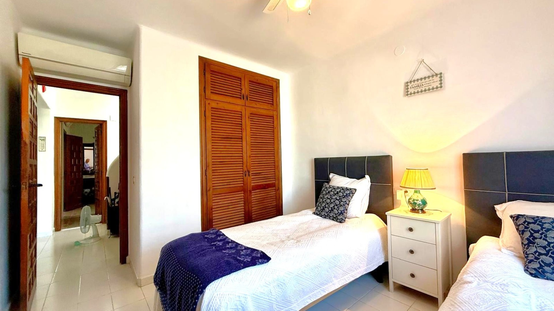 Resale - Villa -
Villamartín