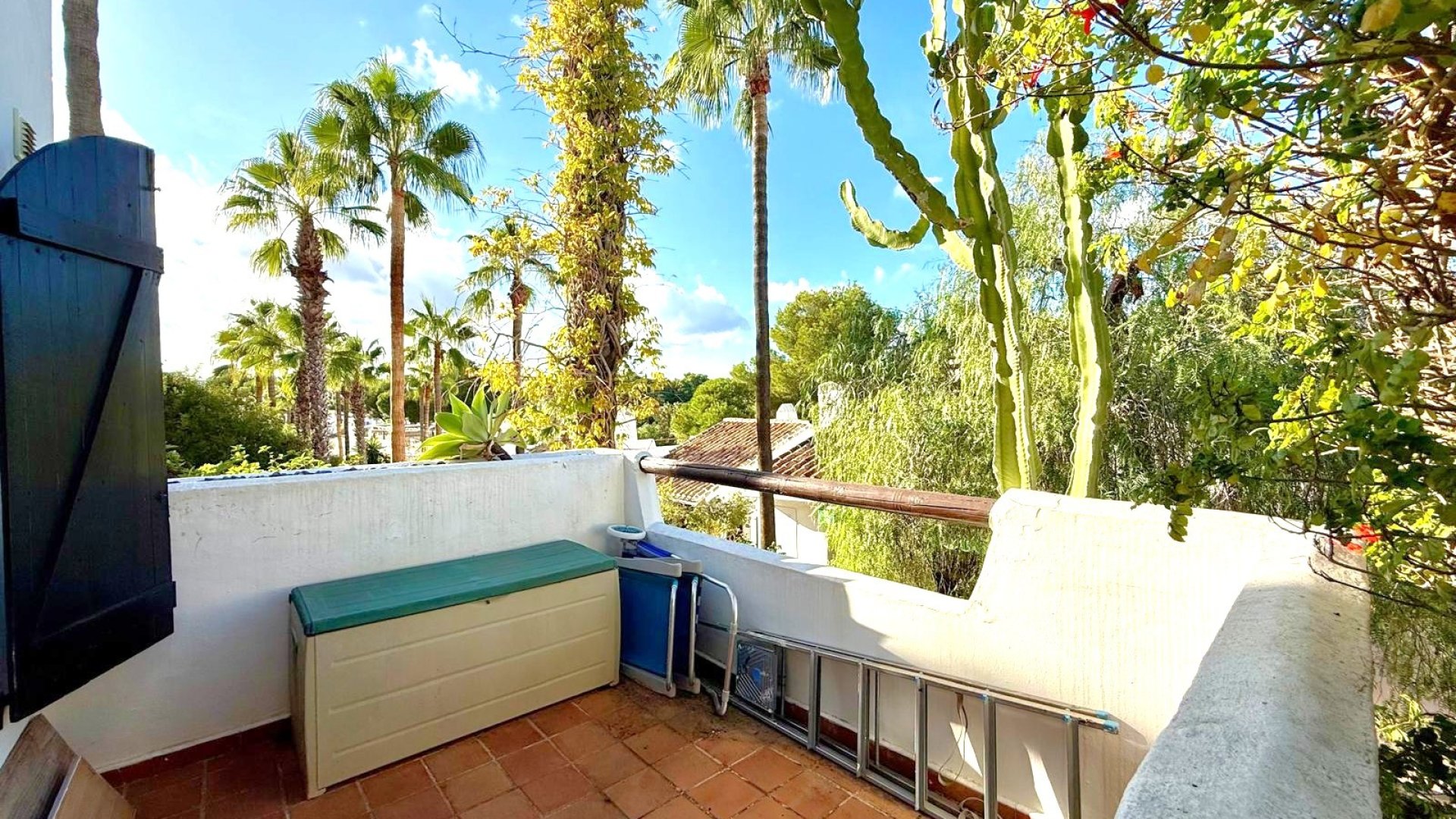 Resale - Villa -
Villamartín