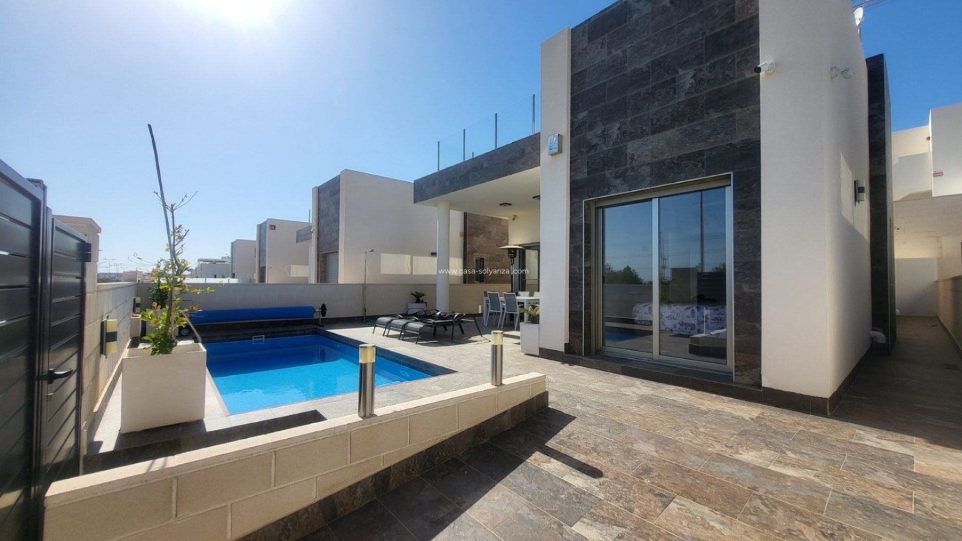 Resale - Villa -
Villamartín