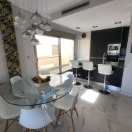 Resale - Villa -
Villamartín