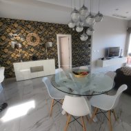 Resale - Villa -
Villamartín