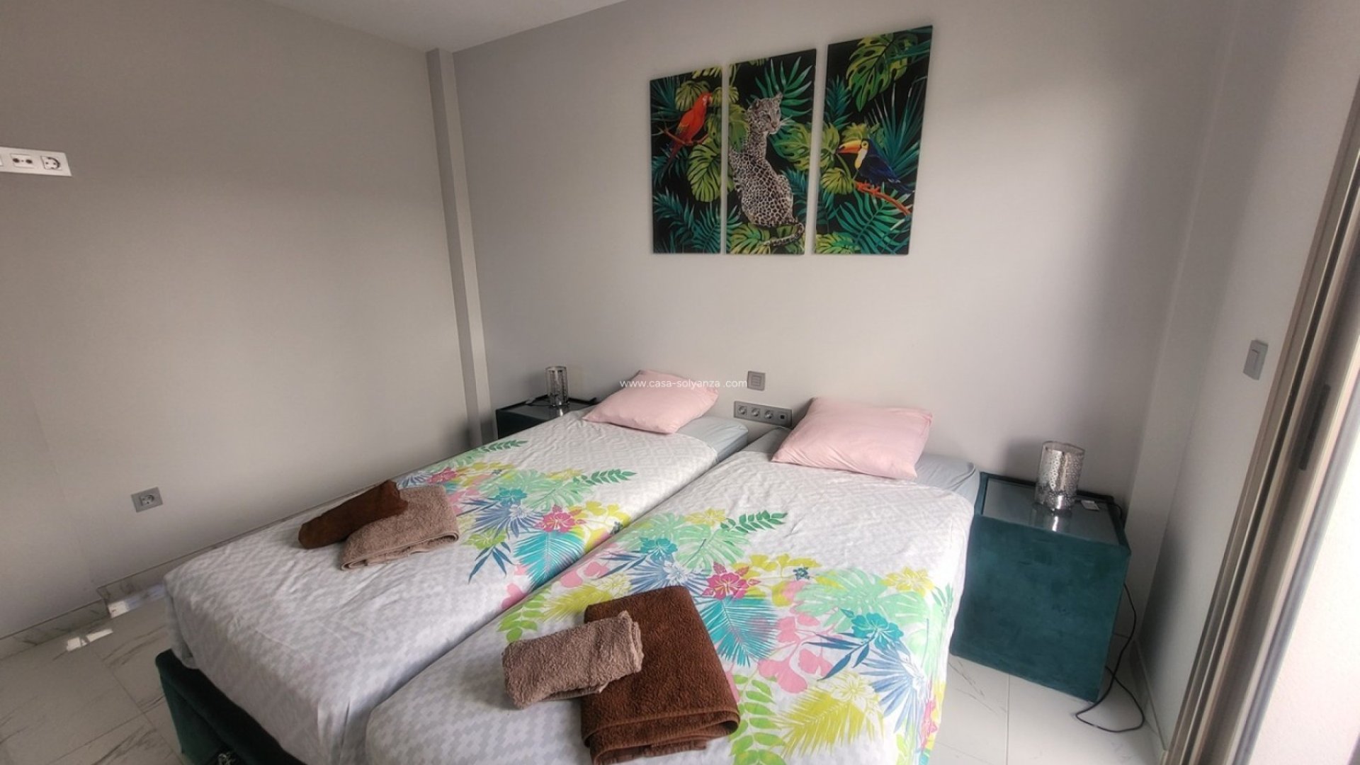 Resale - Villa -
Villamartín