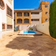 Resale - Villa -
Villamartín