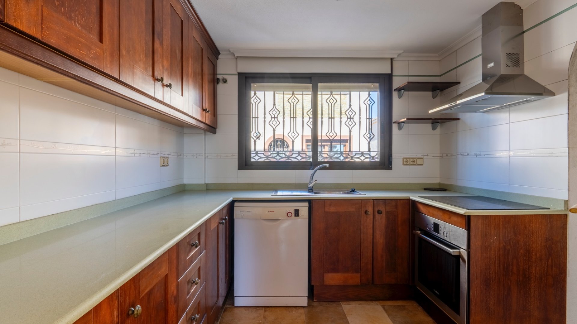 Resale - Villa -
Villamartín