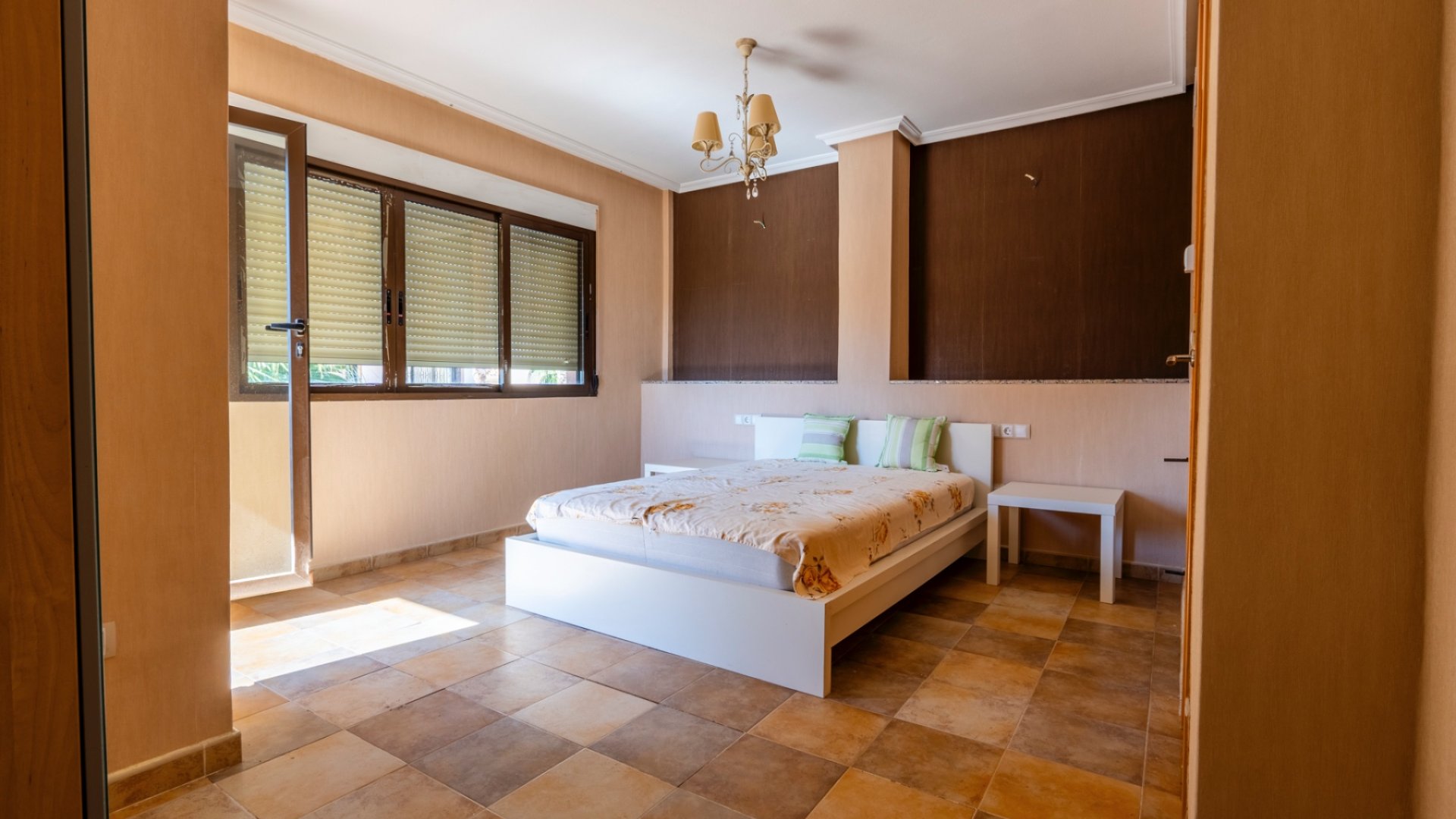 Resale - Villa -
Villamartín