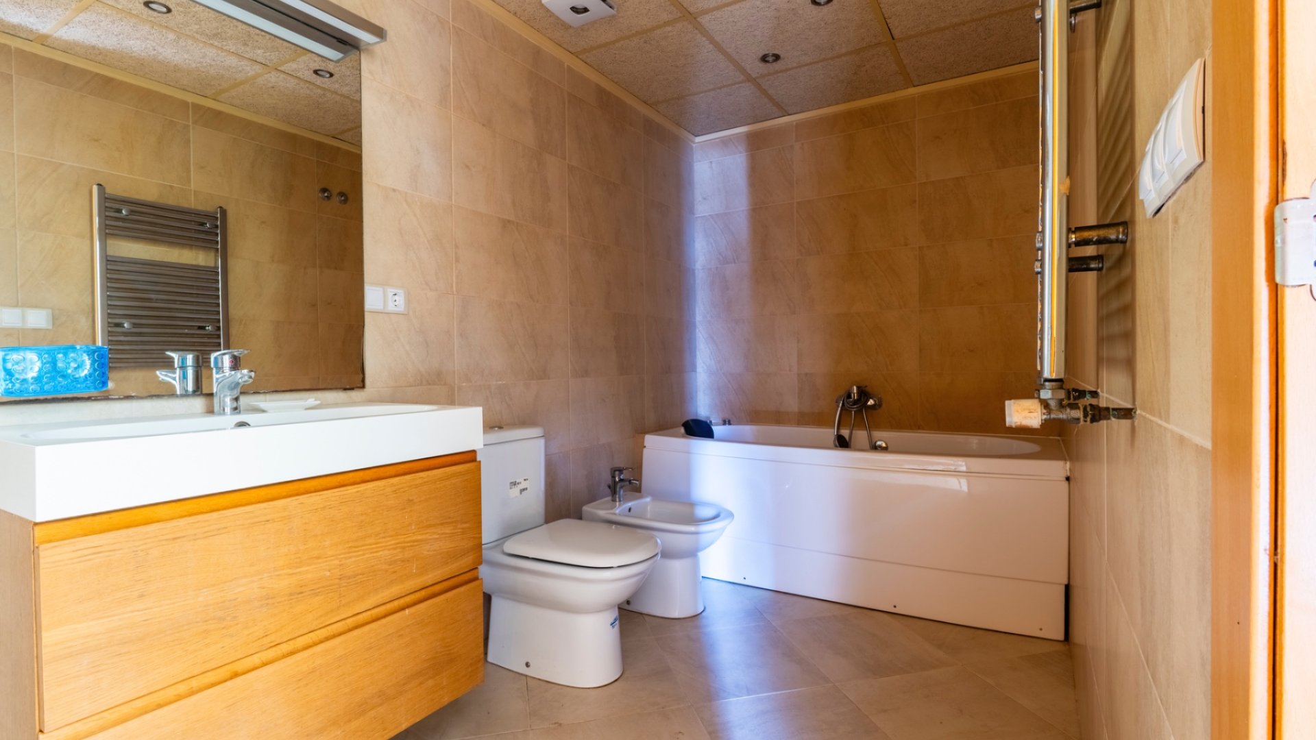 Resale - Villa -
Villamartín