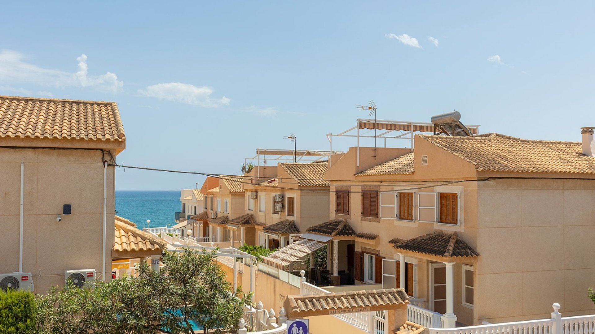 Reventa - Adosado -
La Mata - Playa