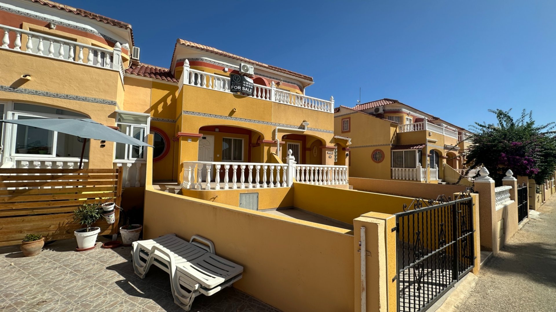 Reventa - Adosado -
Orihuela Costa - La Regia