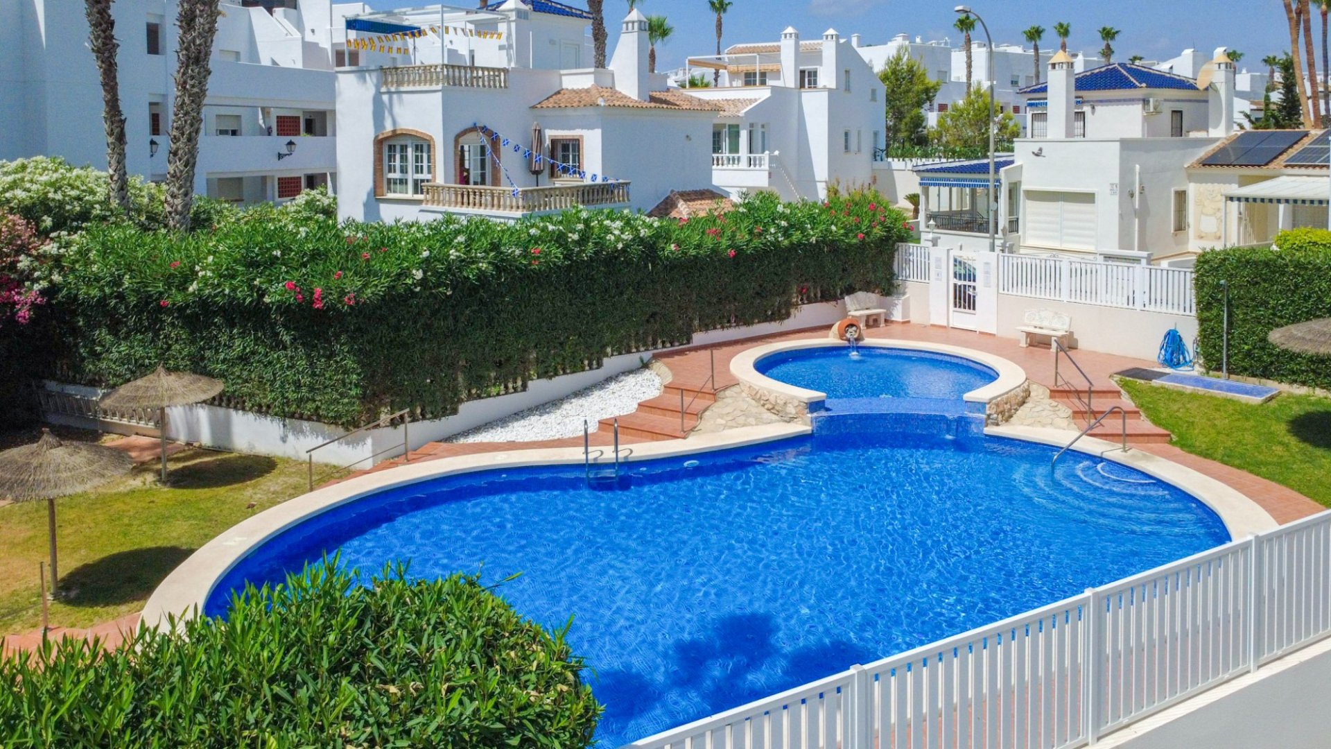Reventa - Adosado -
Orihuela Costa - La Rioja