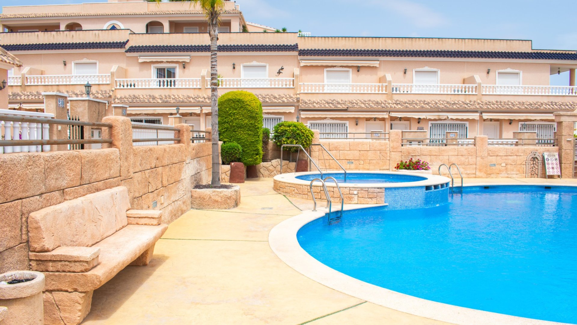 Reventa - Adosado -
Orihuela Costa - Los Dolses